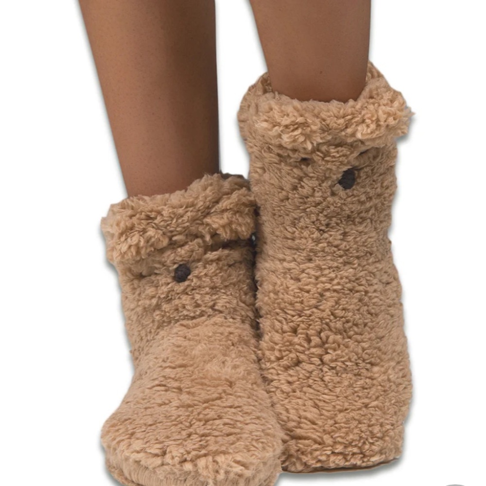 Dearfoams Women's Novelty Animal Fluffy Sherpa Slipper Socks LATTE